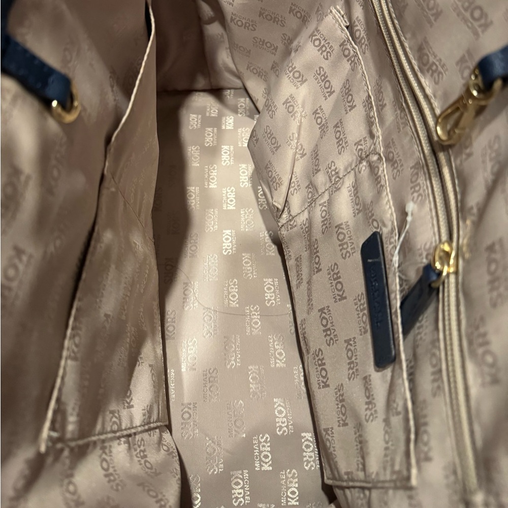 Michael Kors tote 👜 - Picture 3 of 6